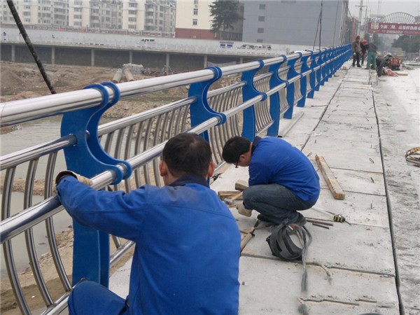 通州不锈钢桥梁护栏除锈维护的重要性及其方法